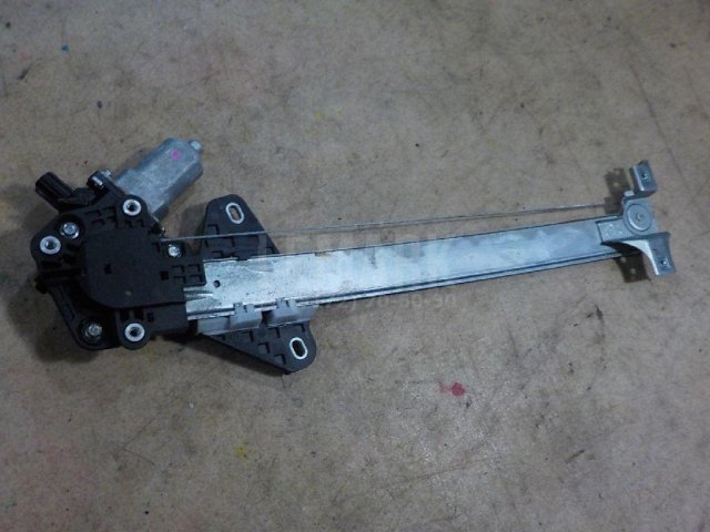 Стеклоподъемник электр. задний правый