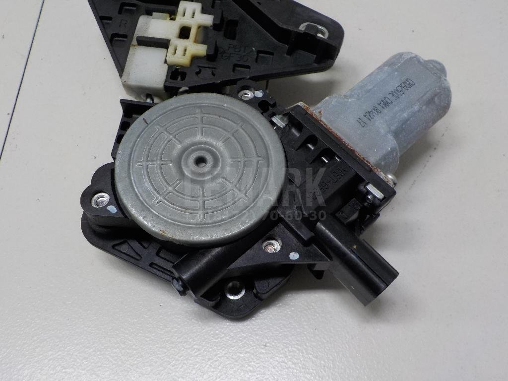 Стеклоподъемник электр. задний правый