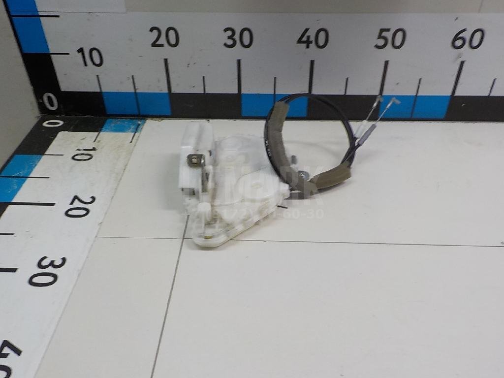 Замок двери передней правой