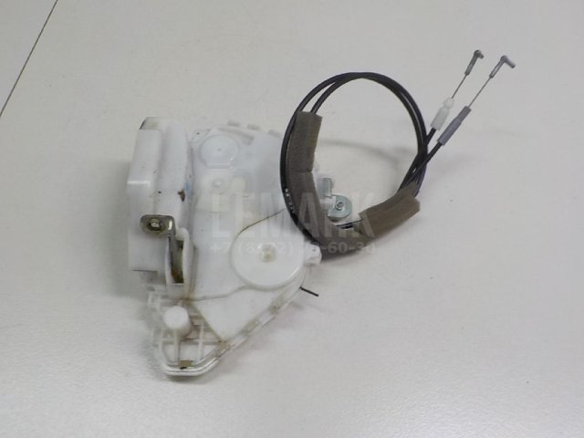 Замок двери передней правой