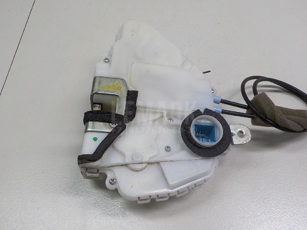 Замок двери передней правой