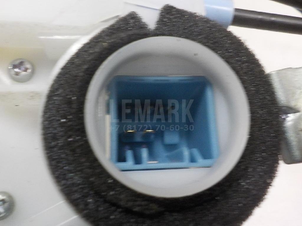 Замок двери передней правой