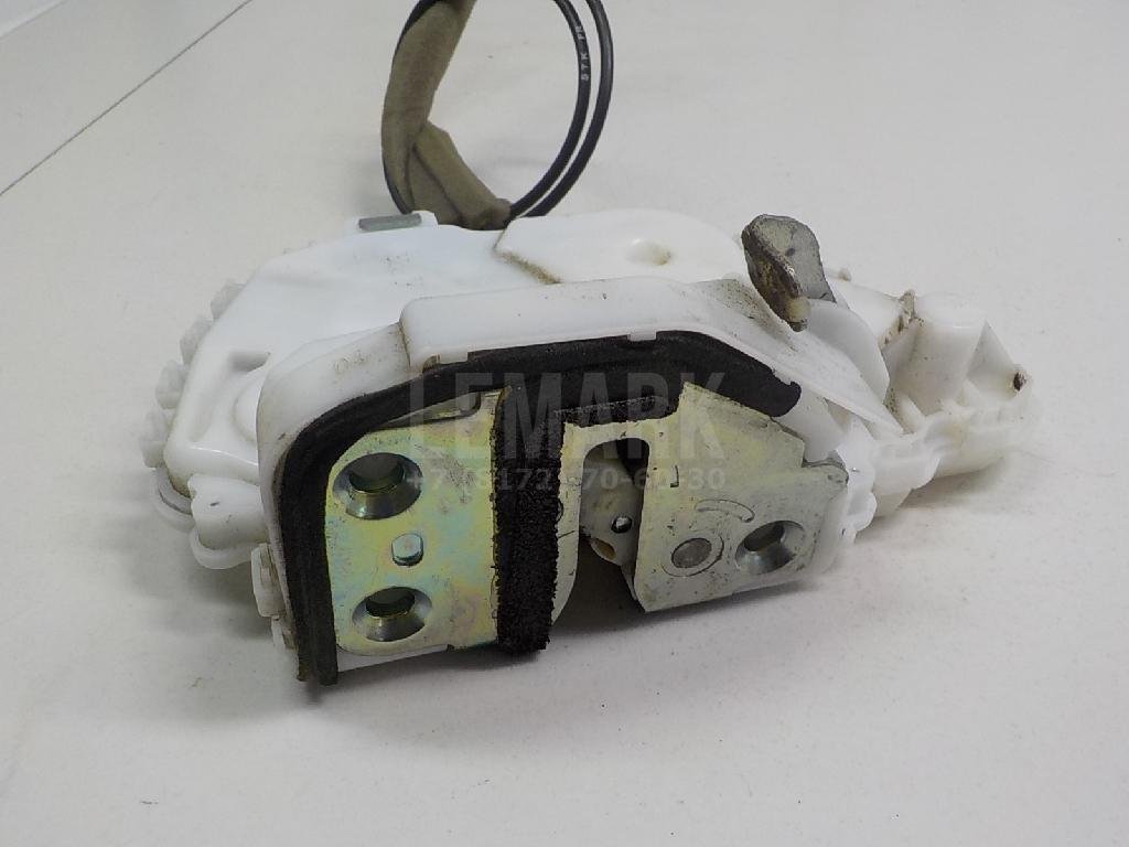 Замок двери передней правой