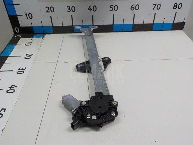 Стеклоподъемник электр. задний правый