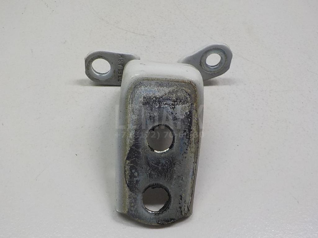 Петля двери передней левой верхняя