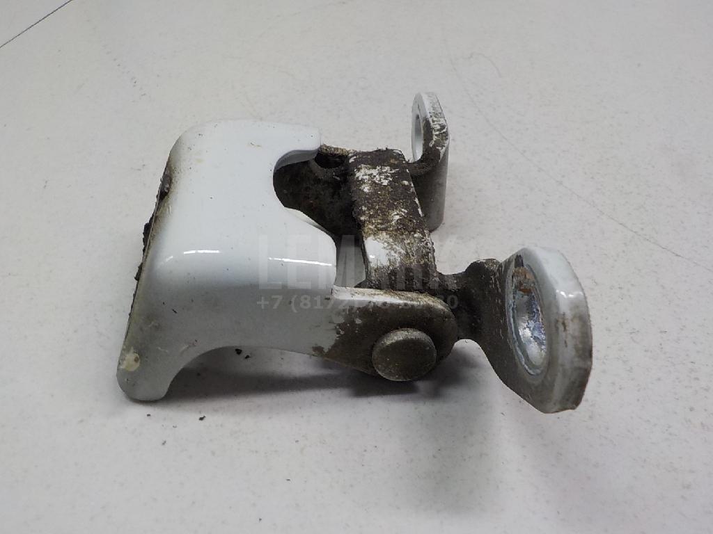 Петля двери передней правой нижняя