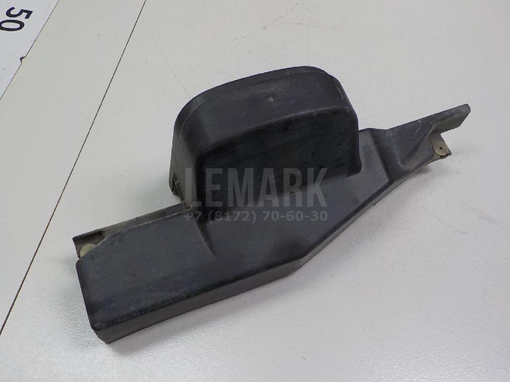 Кожух замка капота