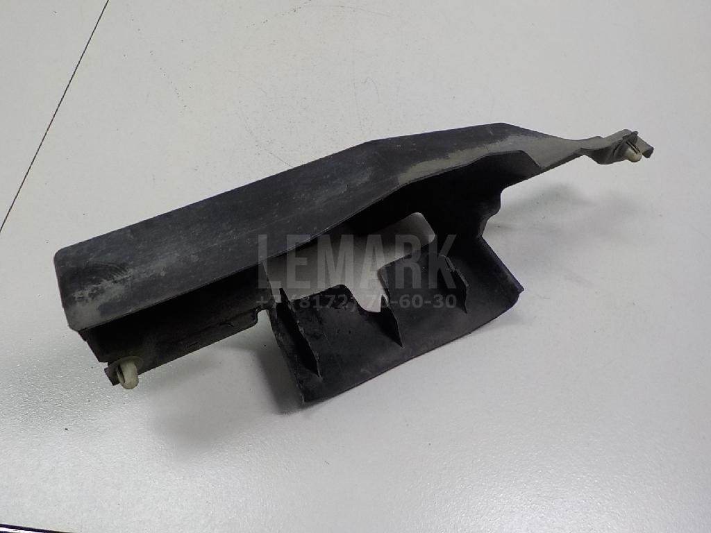 Кожух замка капота