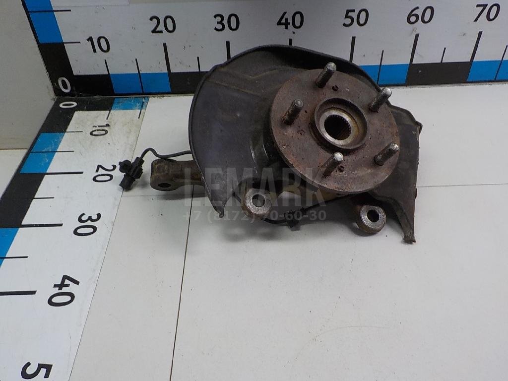 Кулак поворотный передний левый