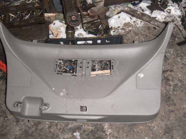 Обшивка двери багажника