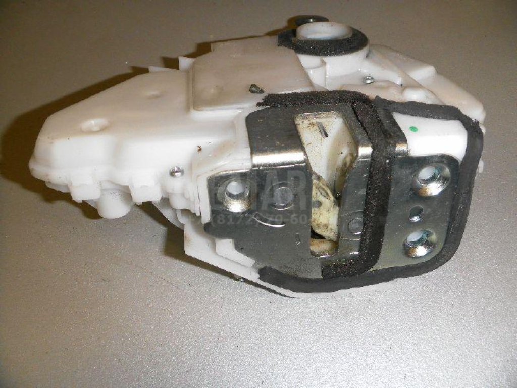 Замок двери передней правой