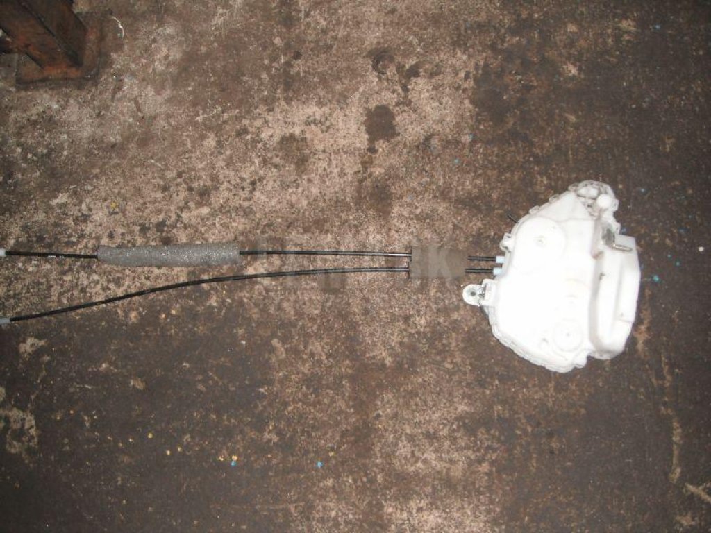 Замок двери передней правой