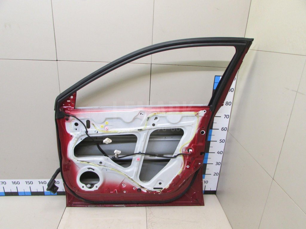 Дверь передняя правая