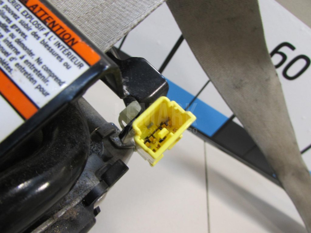 Ремень безопасности с пиропатроном