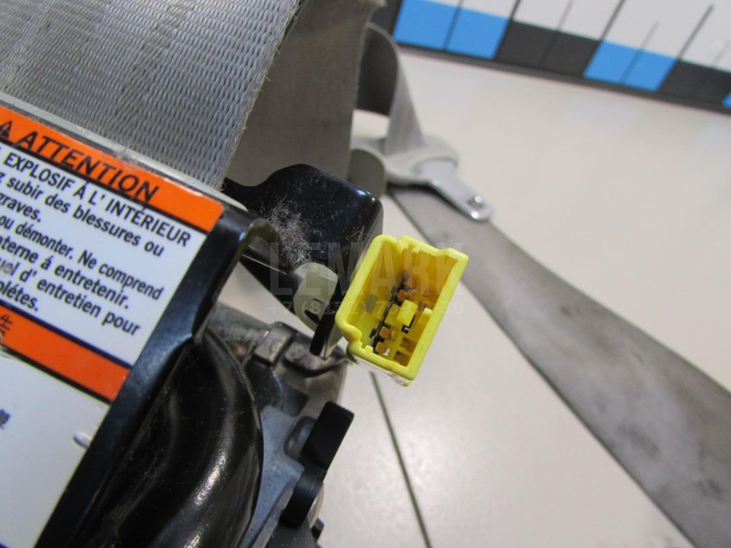 Ремень безопасности с пиропатроном