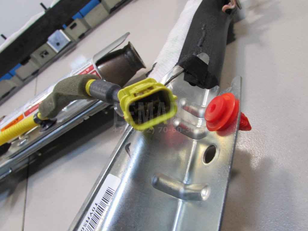 Подушка безопасности боковая (шторка)