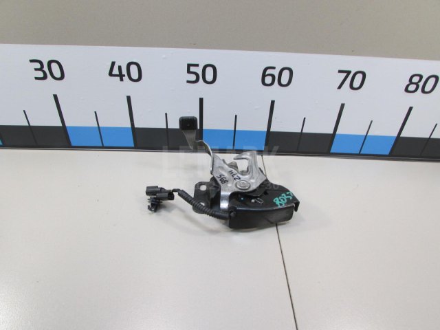 Замок капота