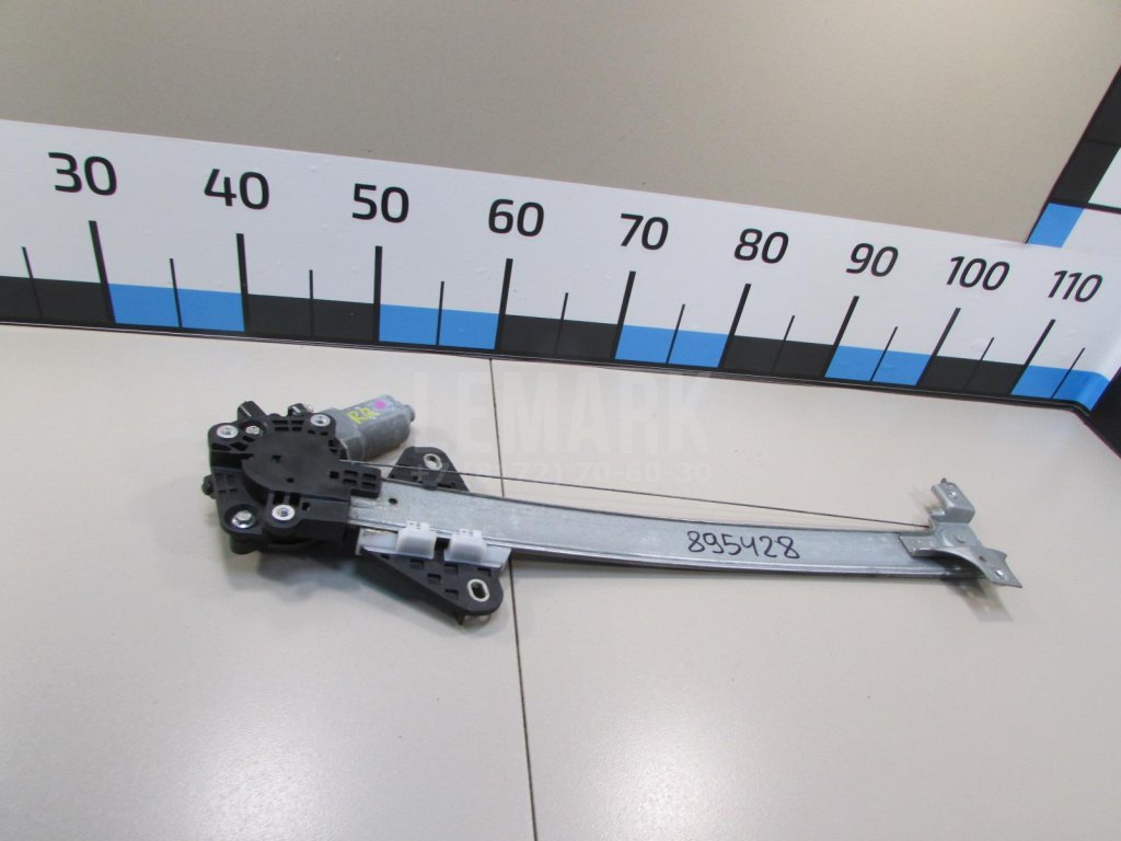 Стеклоподъемник электр. задний правый