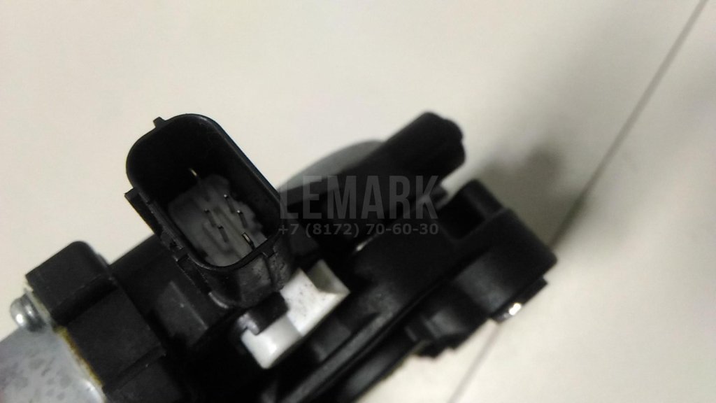 Стеклоподъемник электр. передний правый