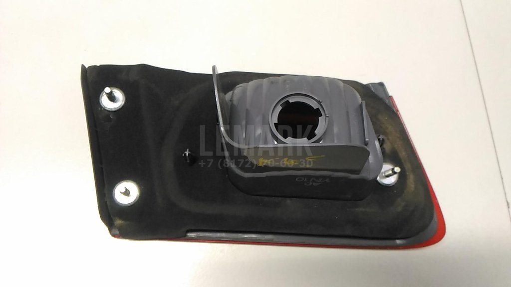 Фонарь задний внутренний правый