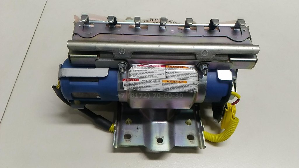 Подушка безопасности пассажирская (в торпедо)