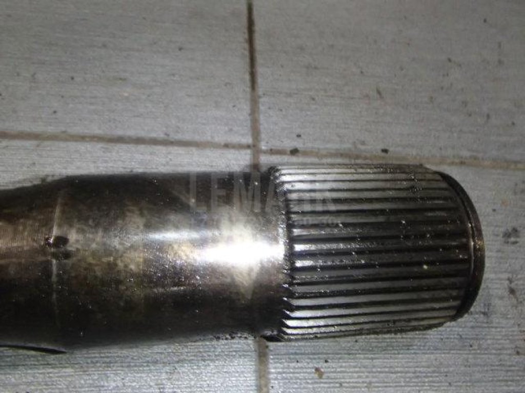 Полуось задняя левая