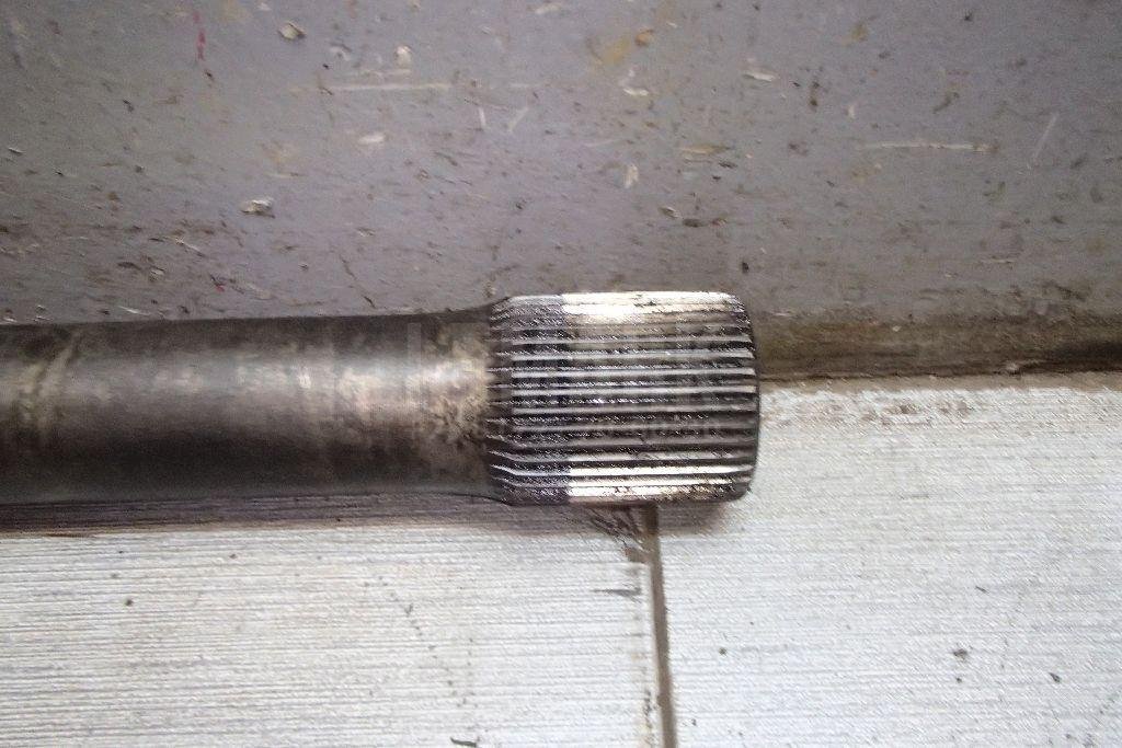 Полуось задняя левая