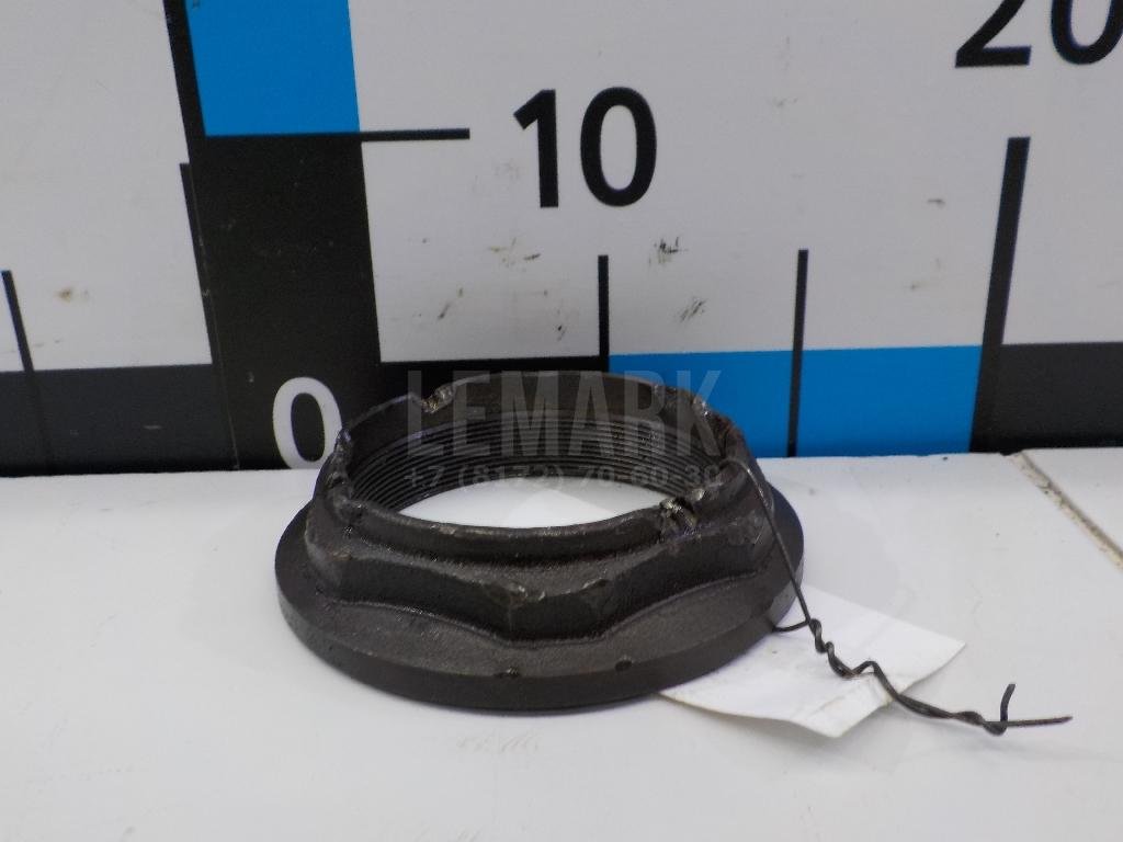 Гайка задней ступицы