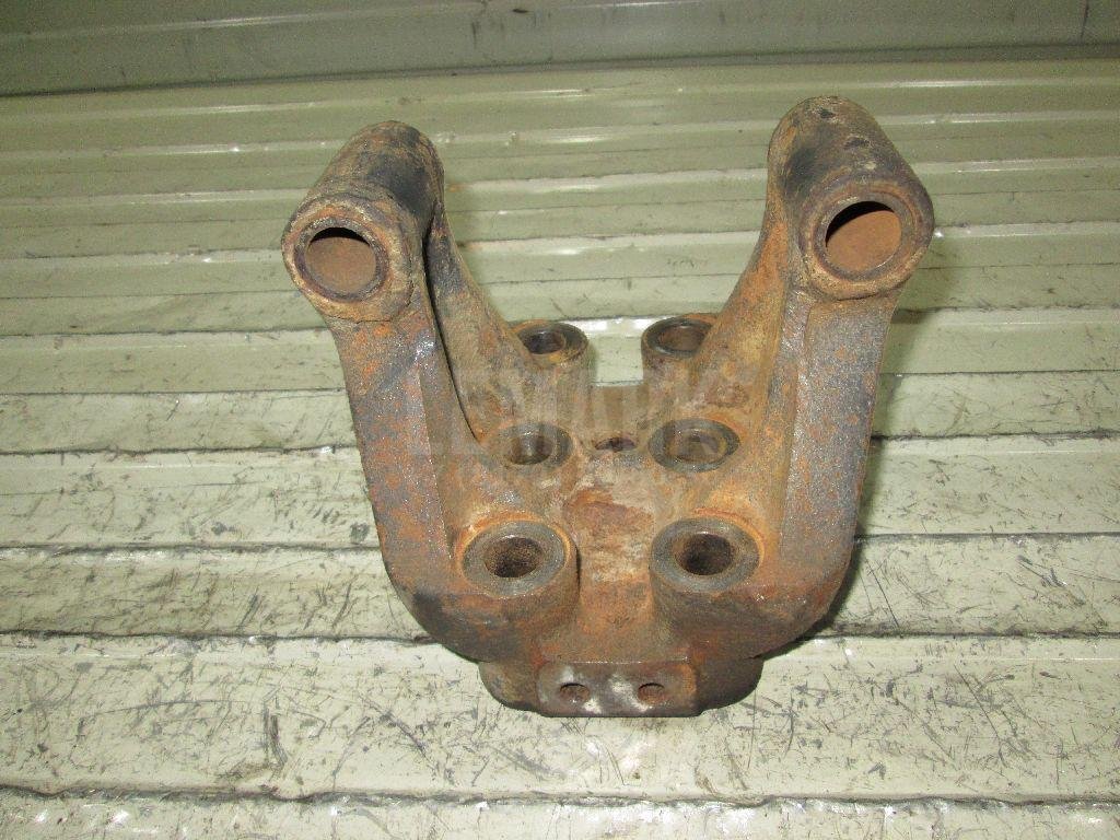 Кронштейн реактивной тяги