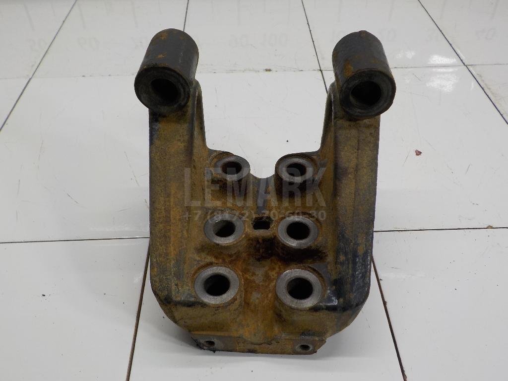 Кронштейн реактивной тяги