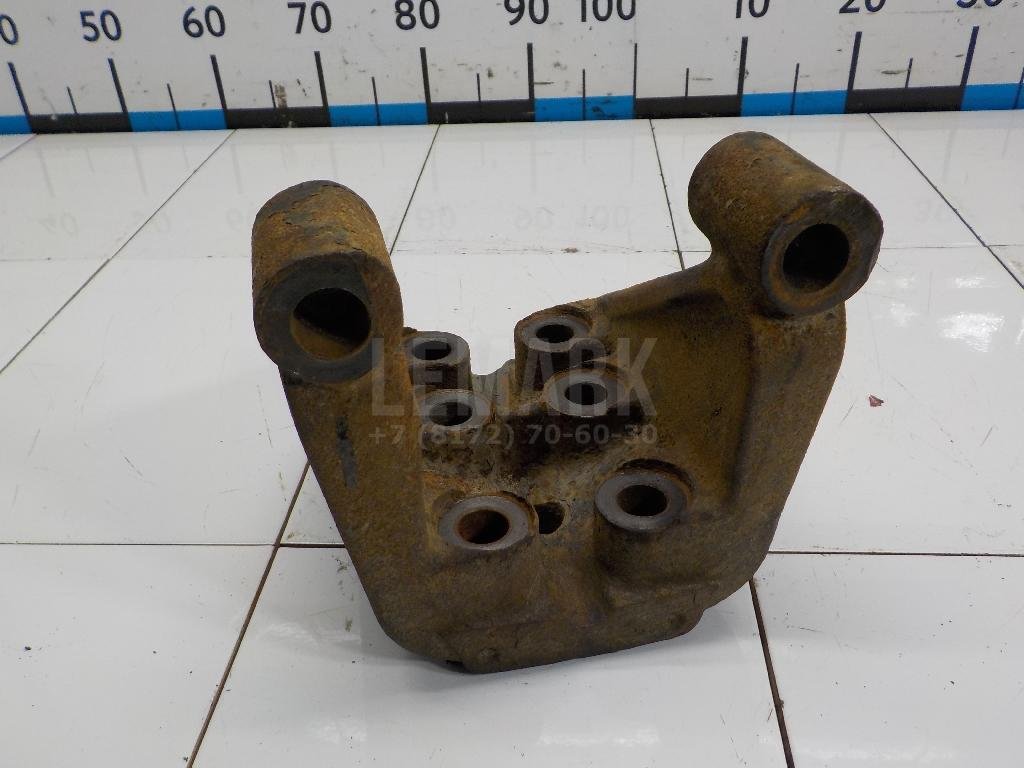 Кронштейн реактивной тяги