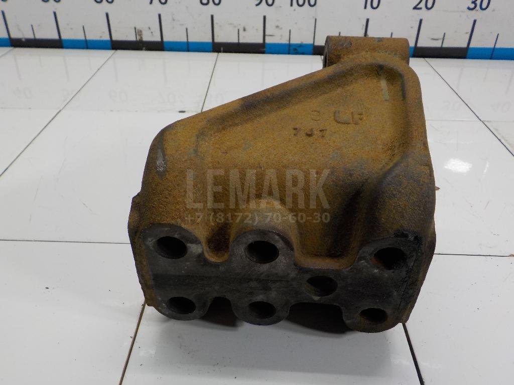 Кронштейн реактивной тяги