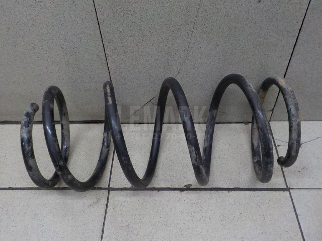 Пружина передняя