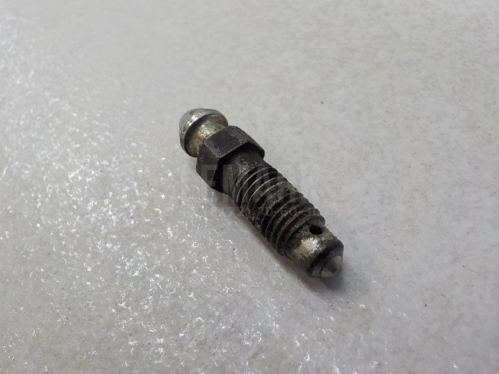 Штуцер прокачки тормозов