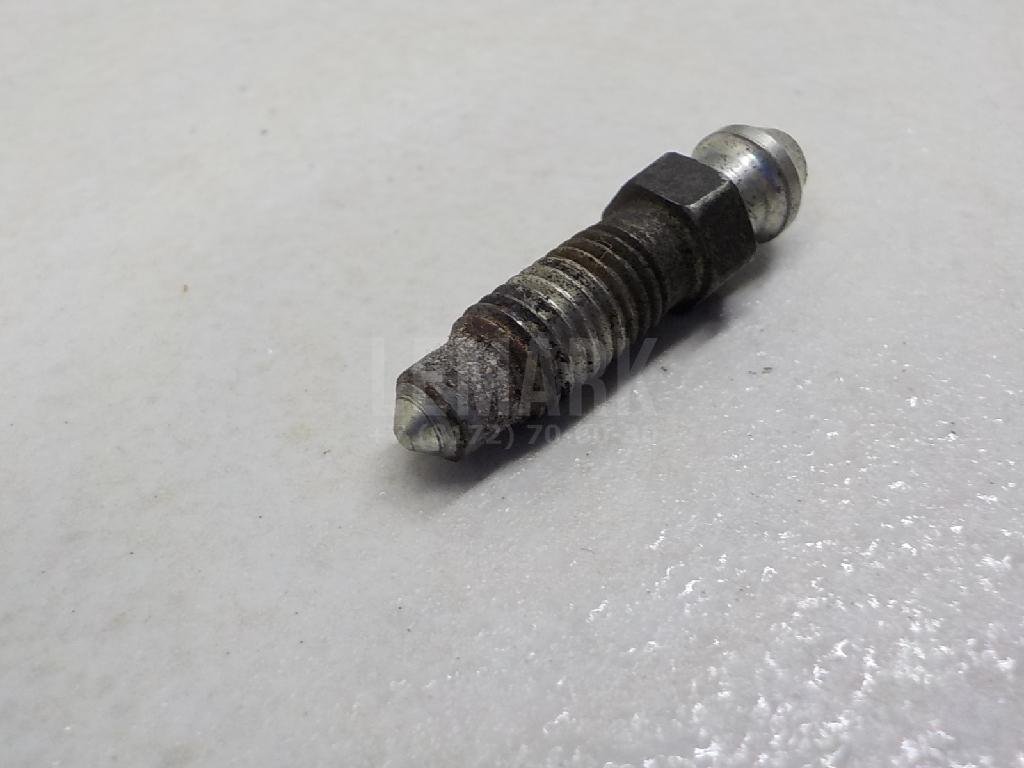 Штуцер прокачки тормозов