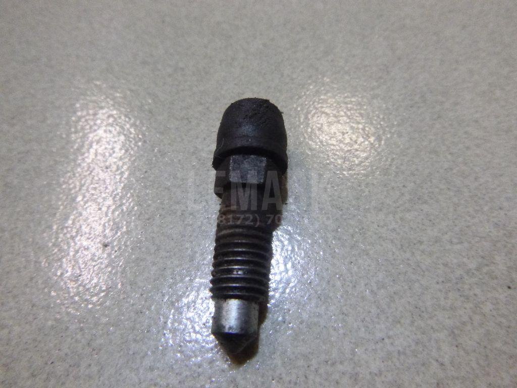 Штуцер прокачки тормозов