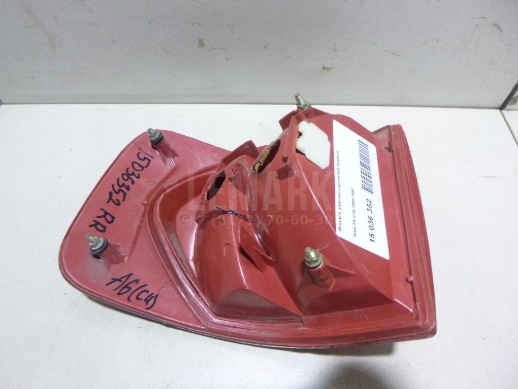 Фонарь задний наружный левый