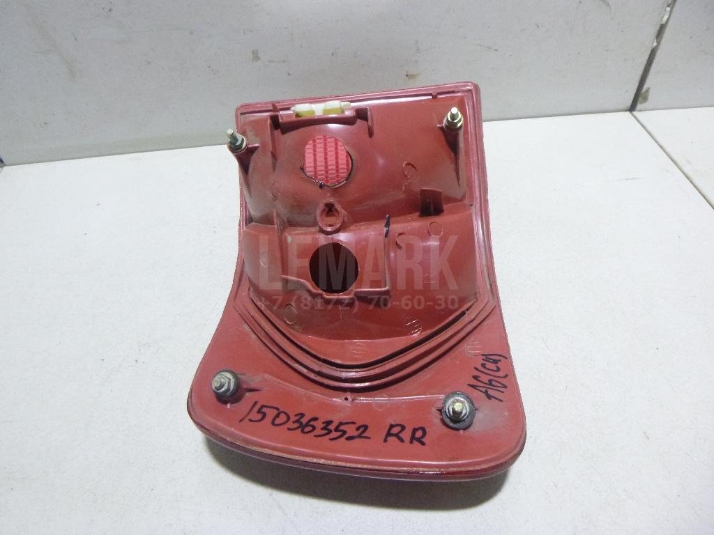 Фонарь задний наружный левый