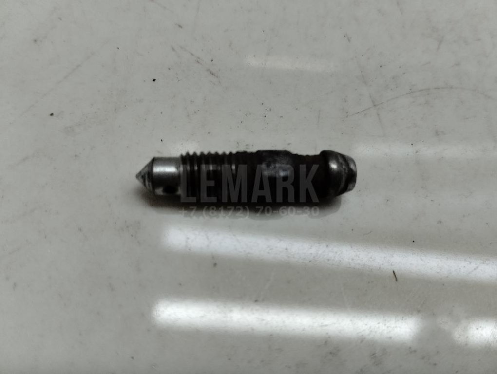 Штуцер прокачки тормозов