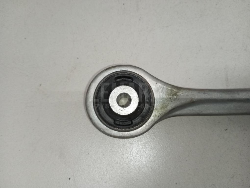 Рычаг передний верхний правый передний