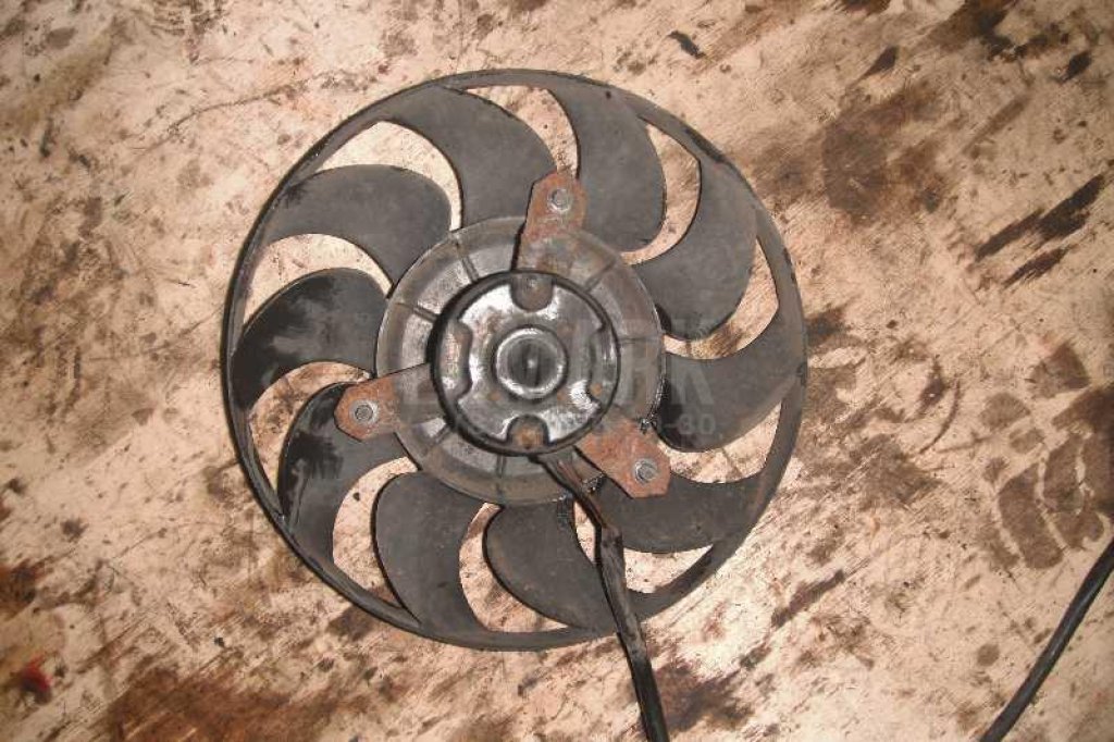 Вентилятор радиатора для  Audi A4 [B8] 2007-2015
