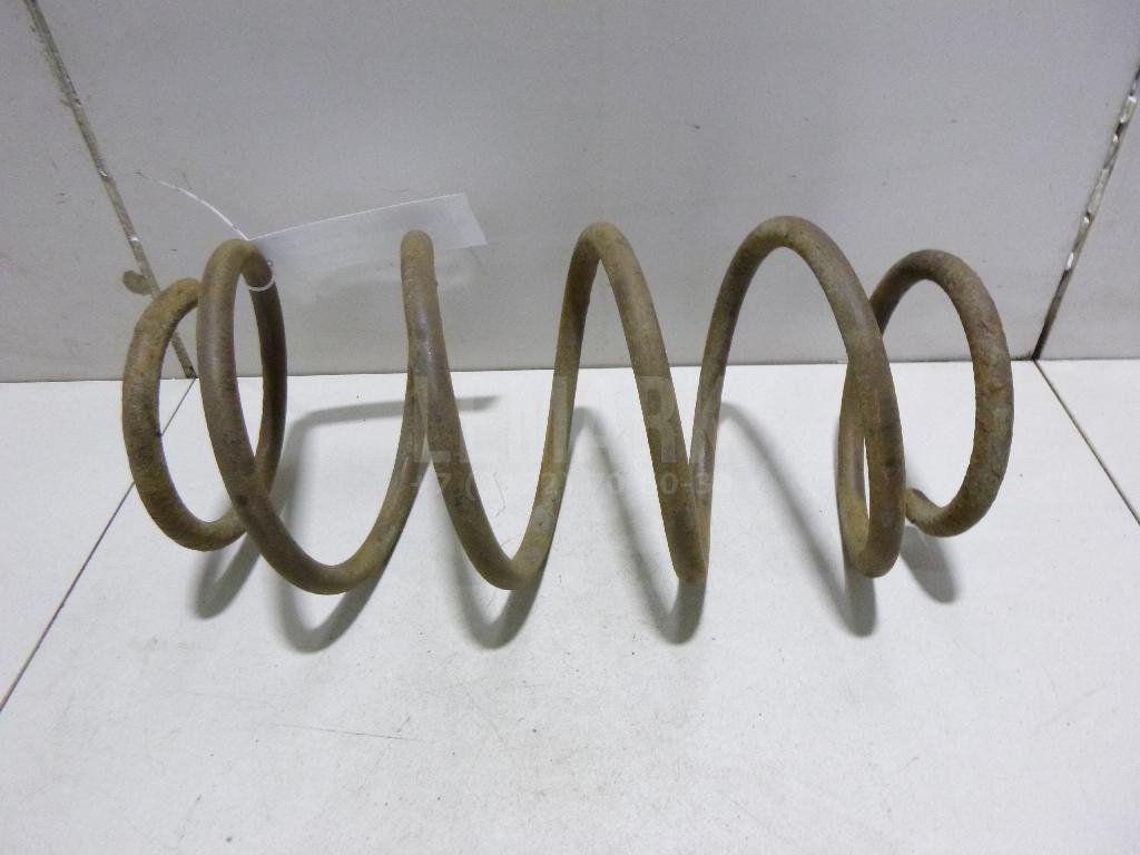 Пружина передняя