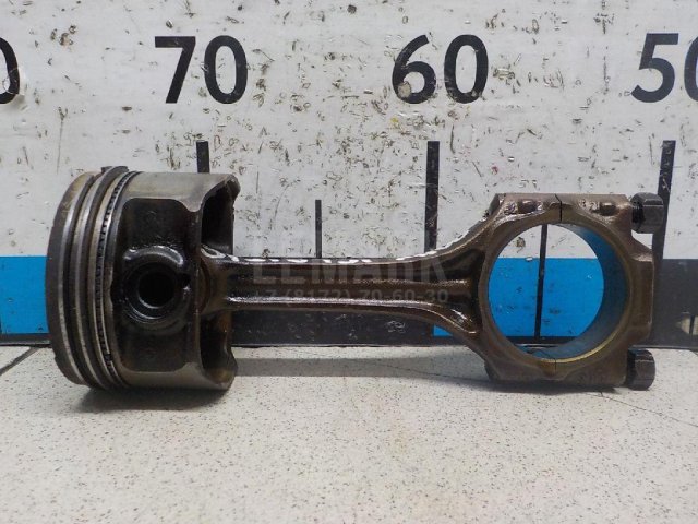 Поршень с шатуном