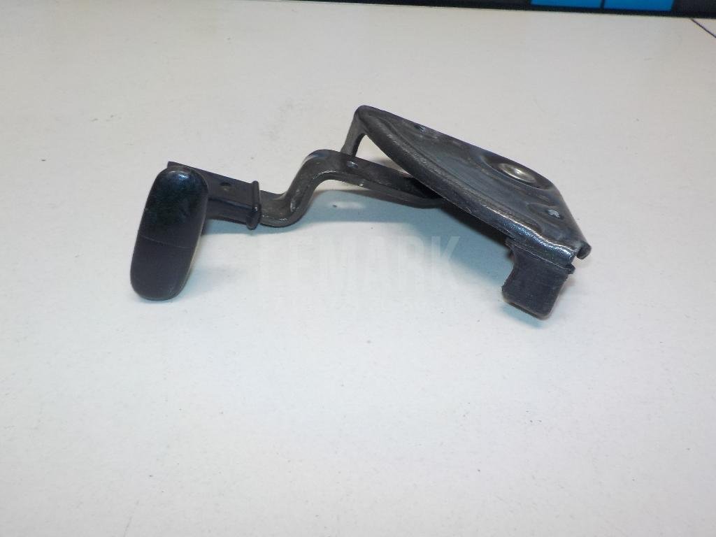 Ручка открывания капота