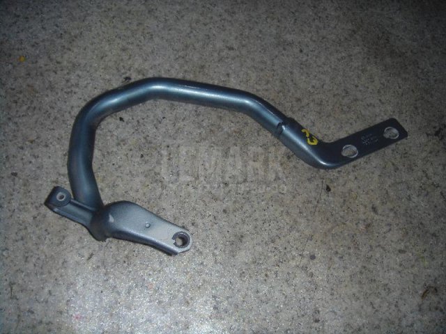 Петля крышки багажника