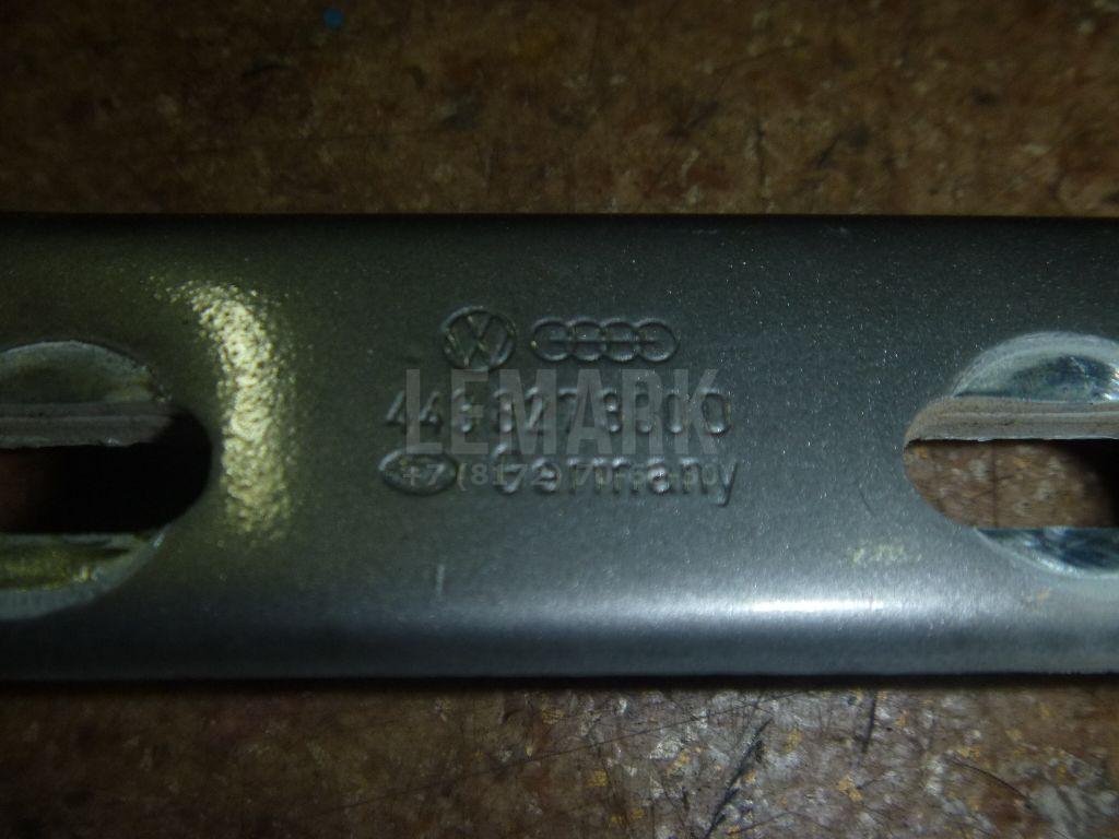 Петля крышки багажника