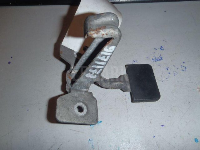 Крючок капота