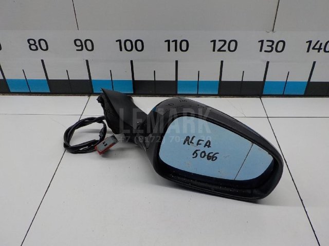 Зеркало правое электрическое