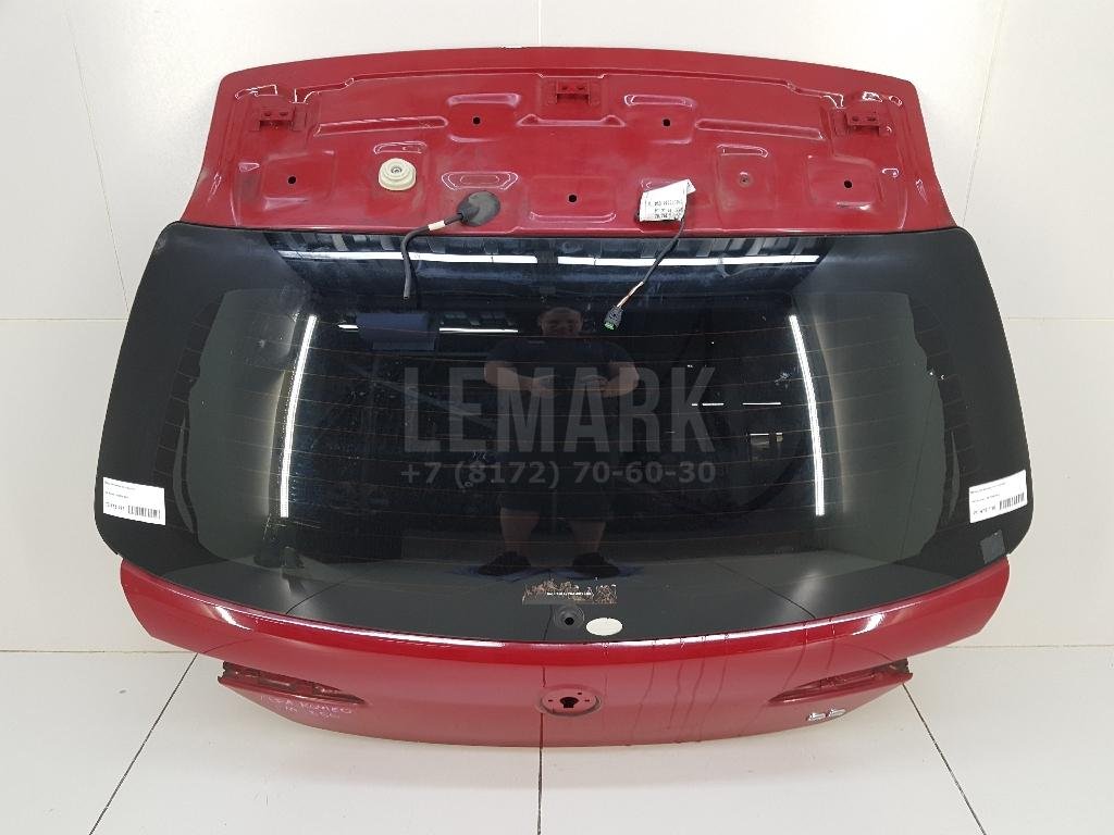 Дверь багажника со стеклом