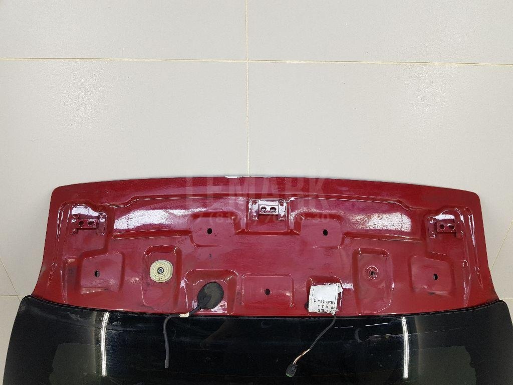 Дверь багажника со стеклом